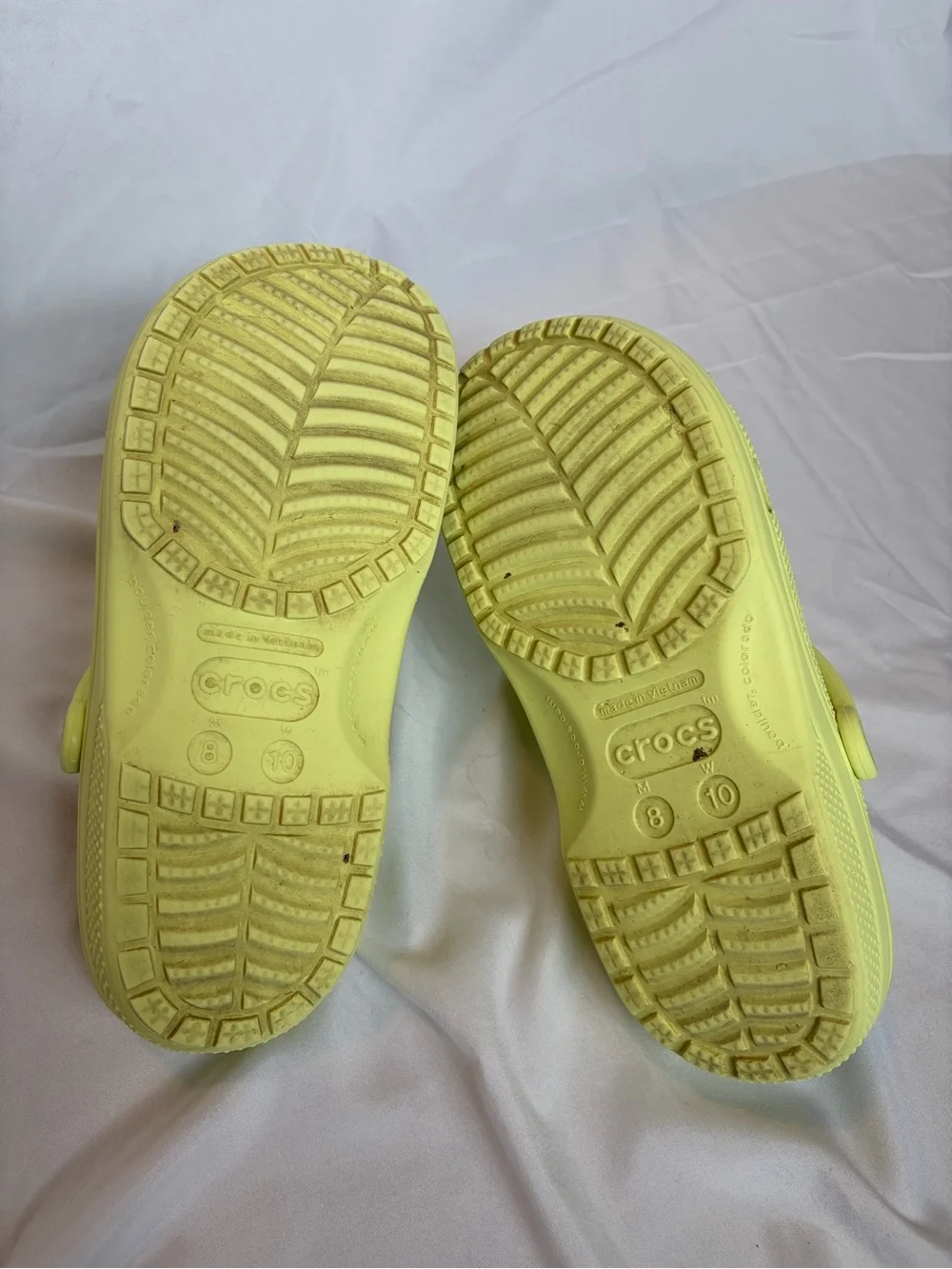 CROCS Classic Clog in Light Lime
